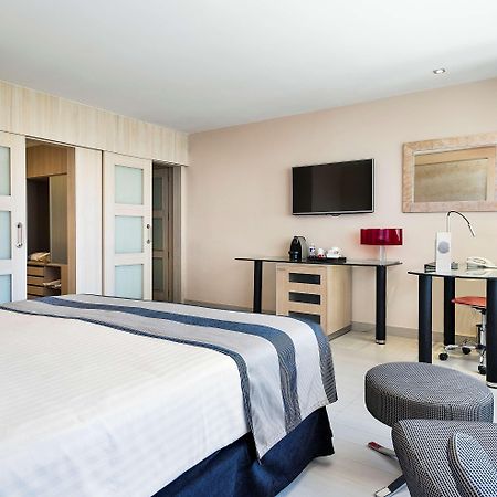 The Level At Melia Sevilla Bagian luar foto