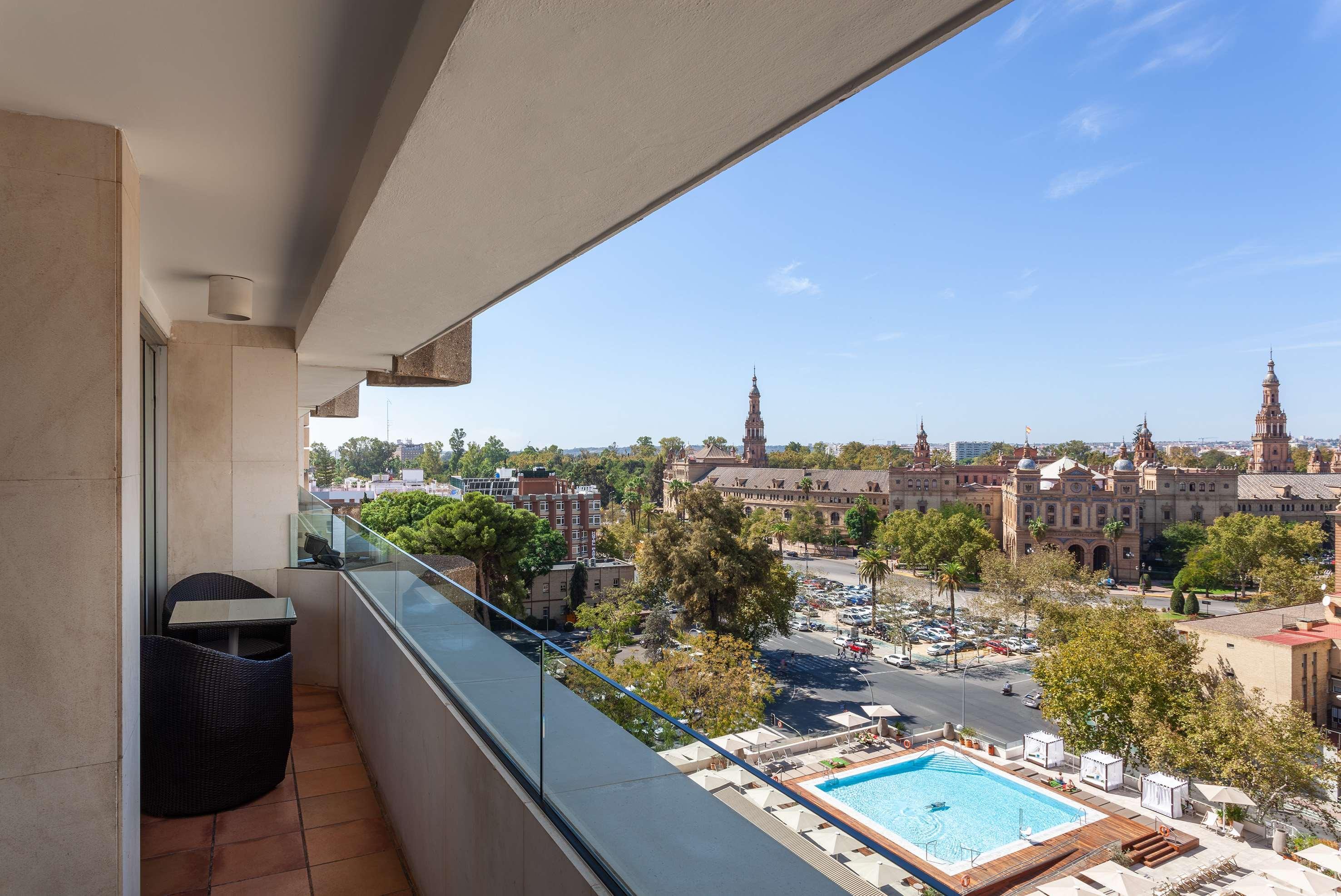 The Level At Melia Sevilla Bagian luar foto