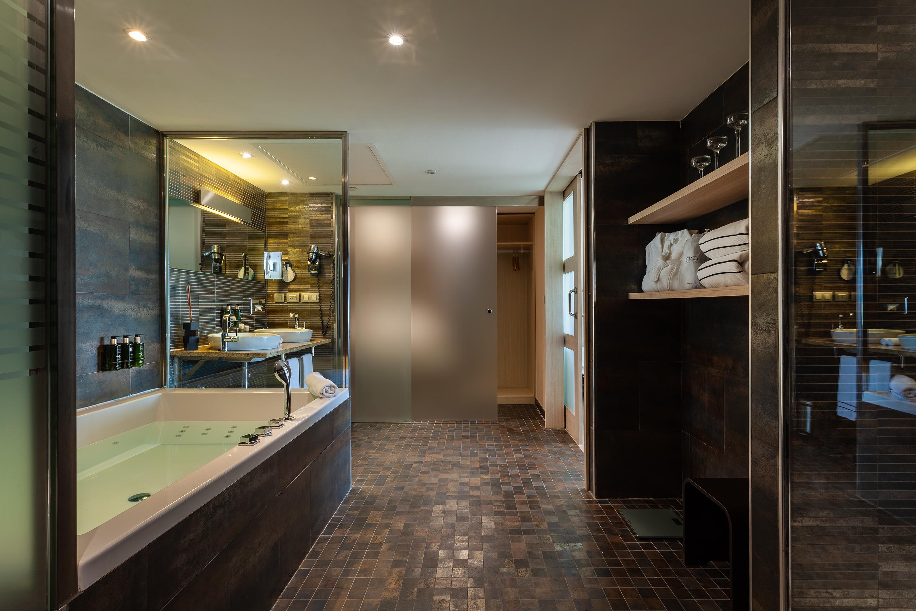 The Level At Melia Sevilla Bagian luar foto