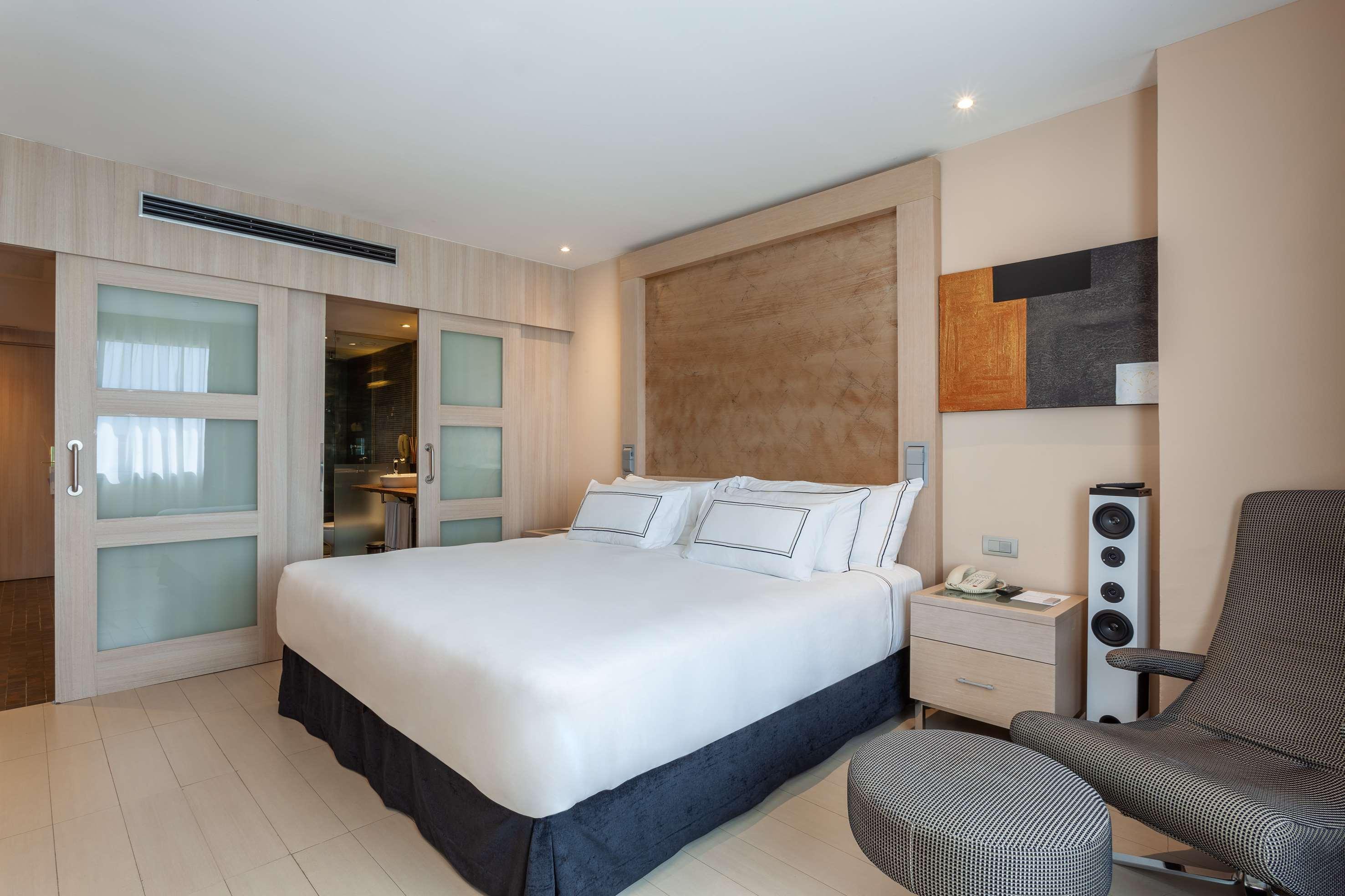 The Level At Melia Sevilla Bagian luar foto