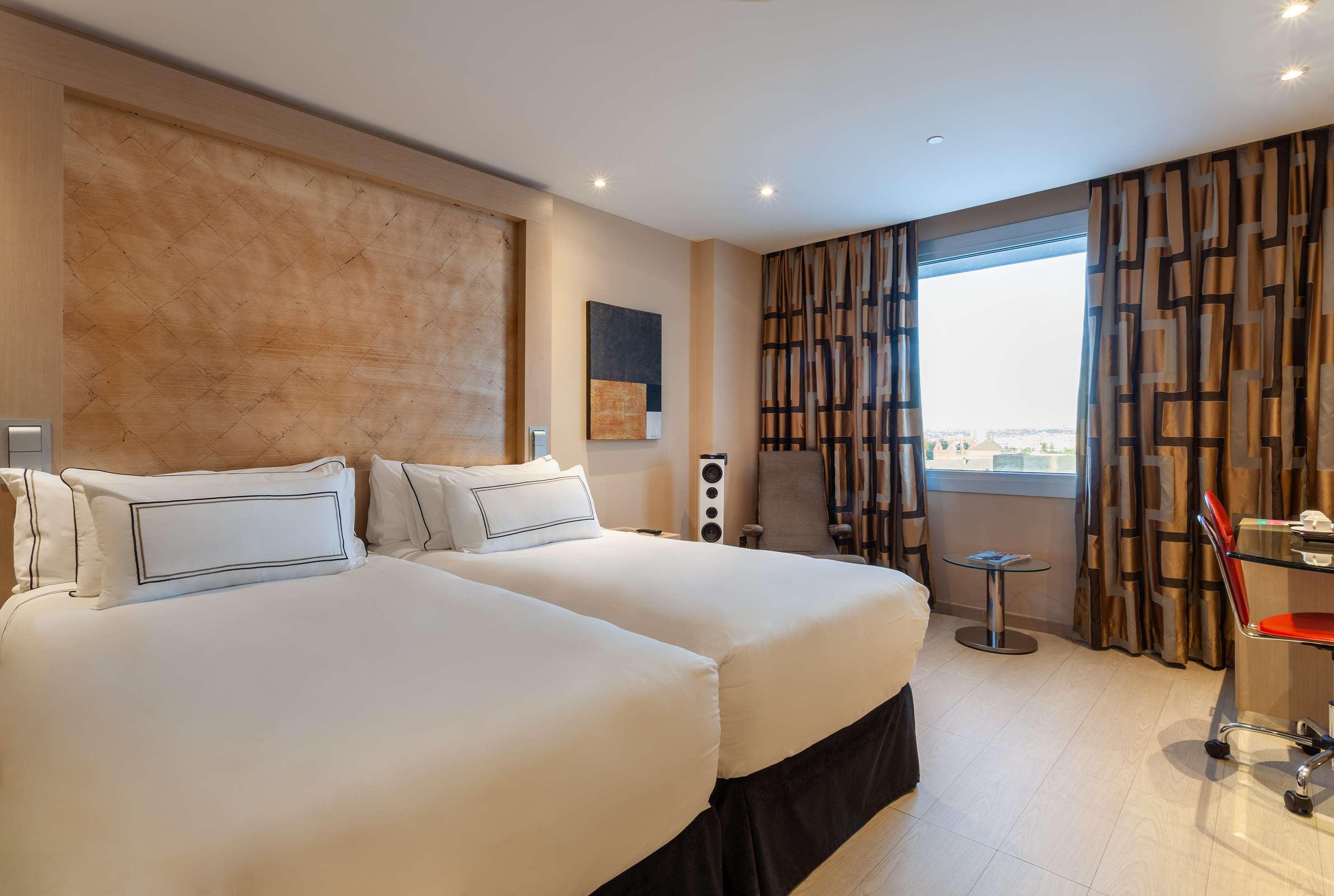 The Level At Melia Sevilla Bagian luar foto