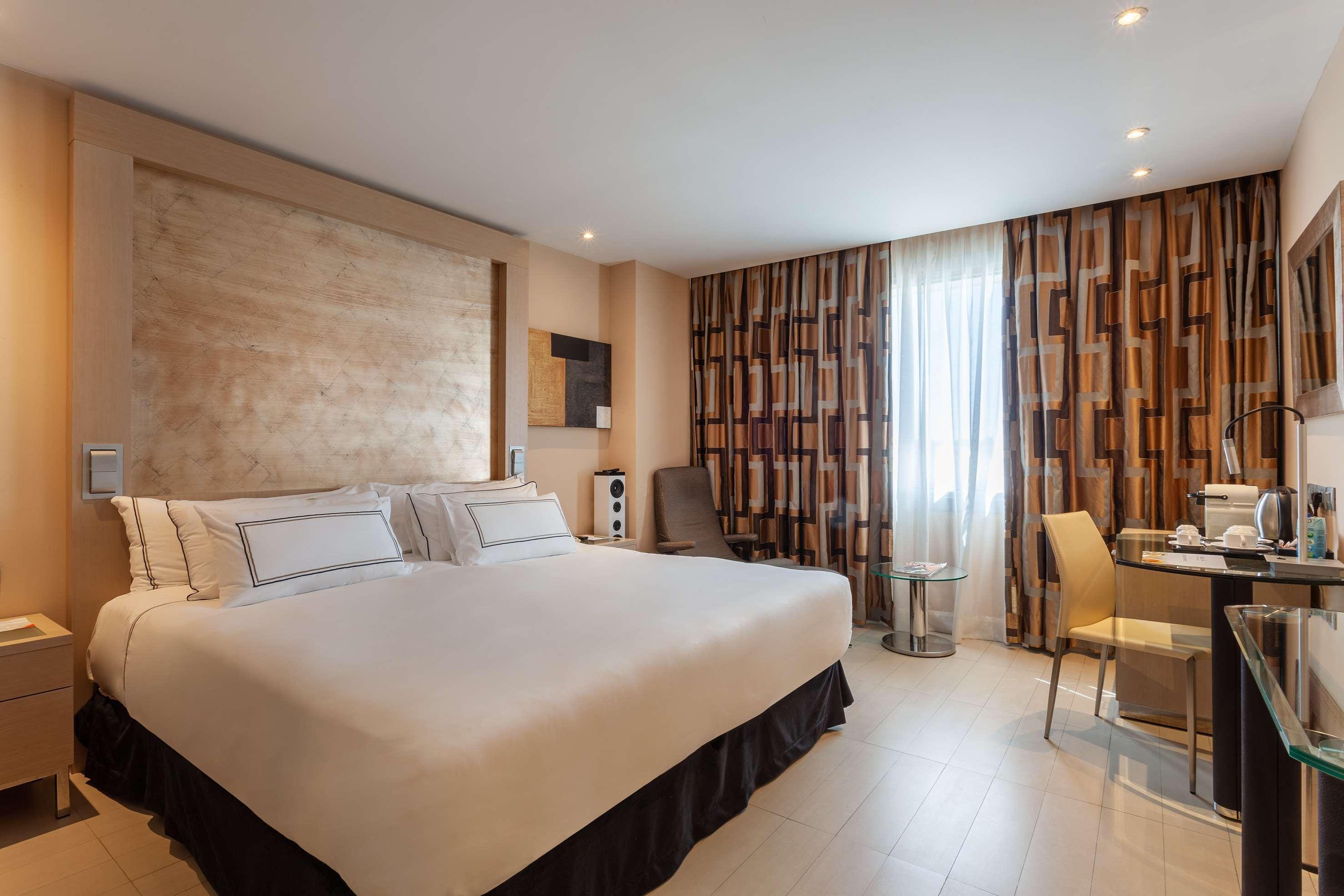 The Level At Melia Sevilla Bagian luar foto