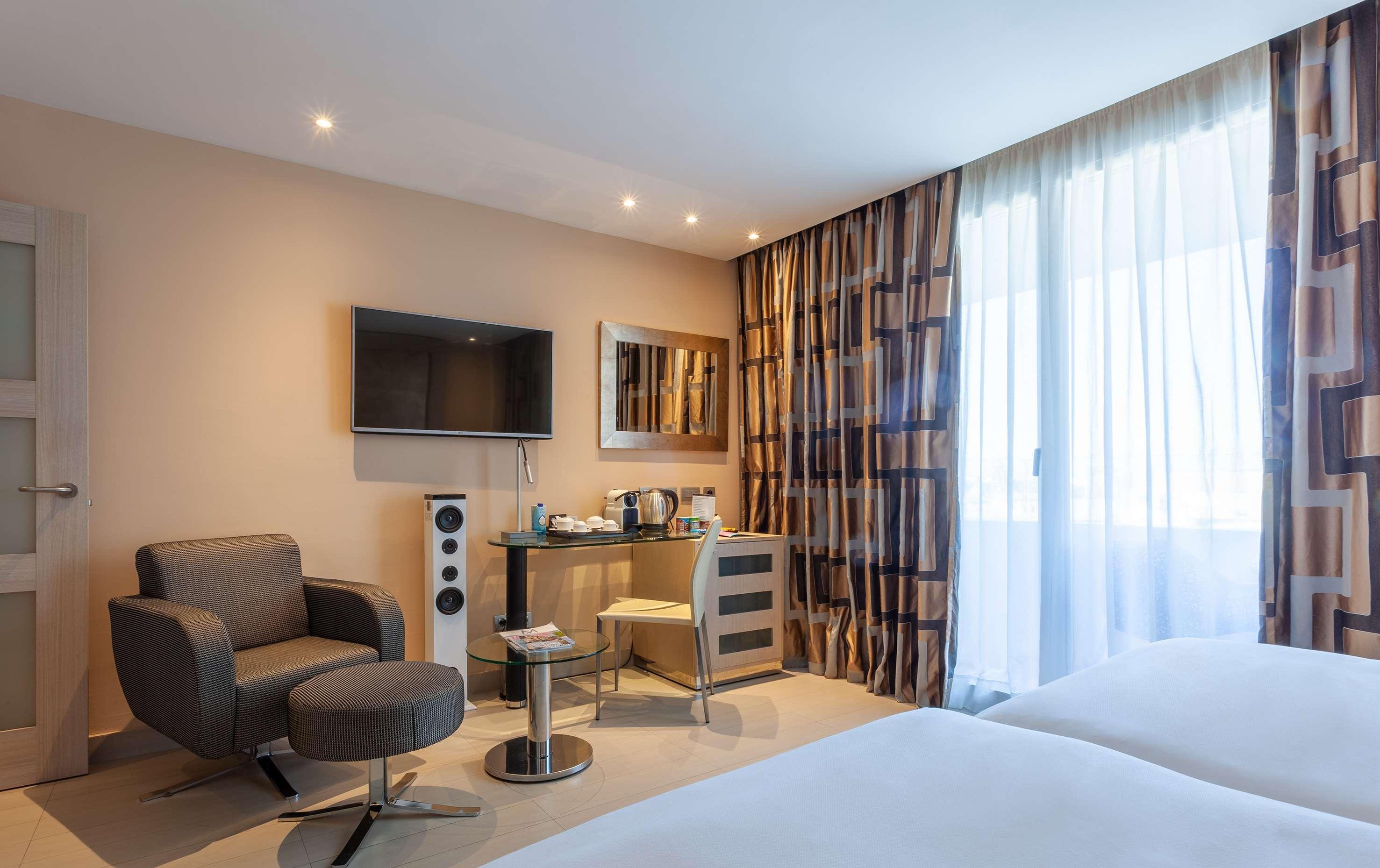 The Level At Melia Sevilla Bagian luar foto
