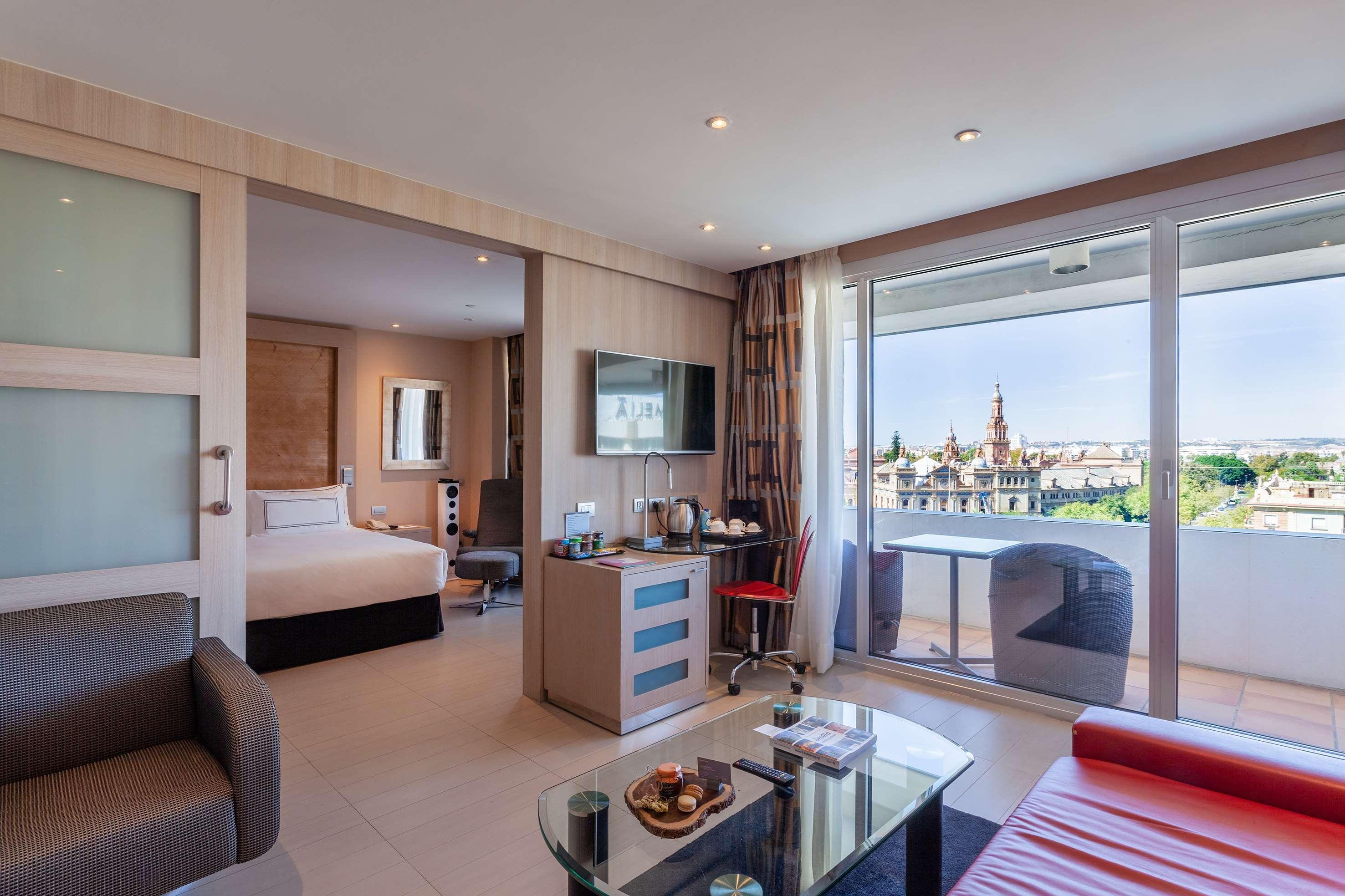 The Level At Melia Sevilla Bagian luar foto