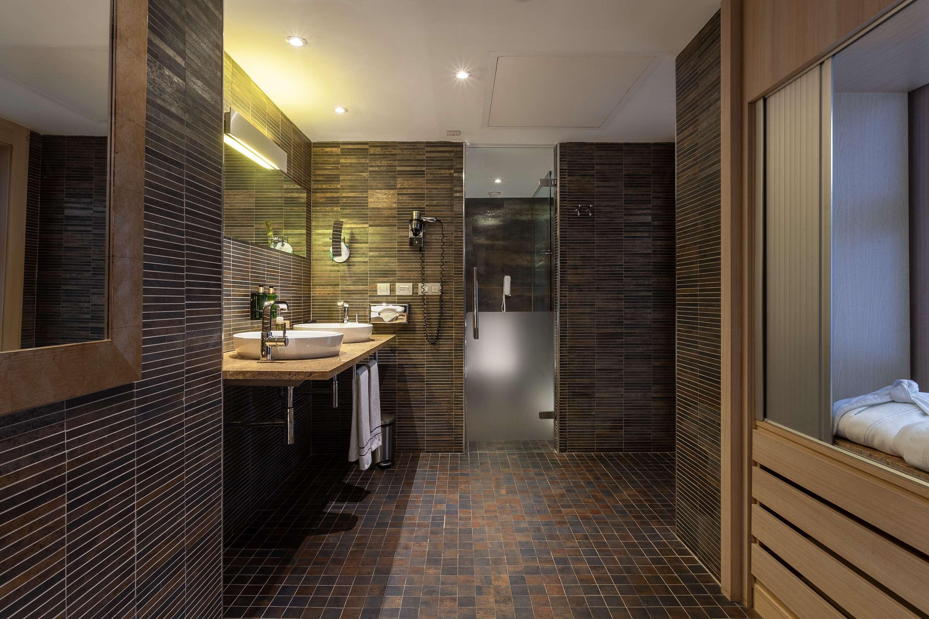 The Level At Melia Sevilla Bagian luar foto