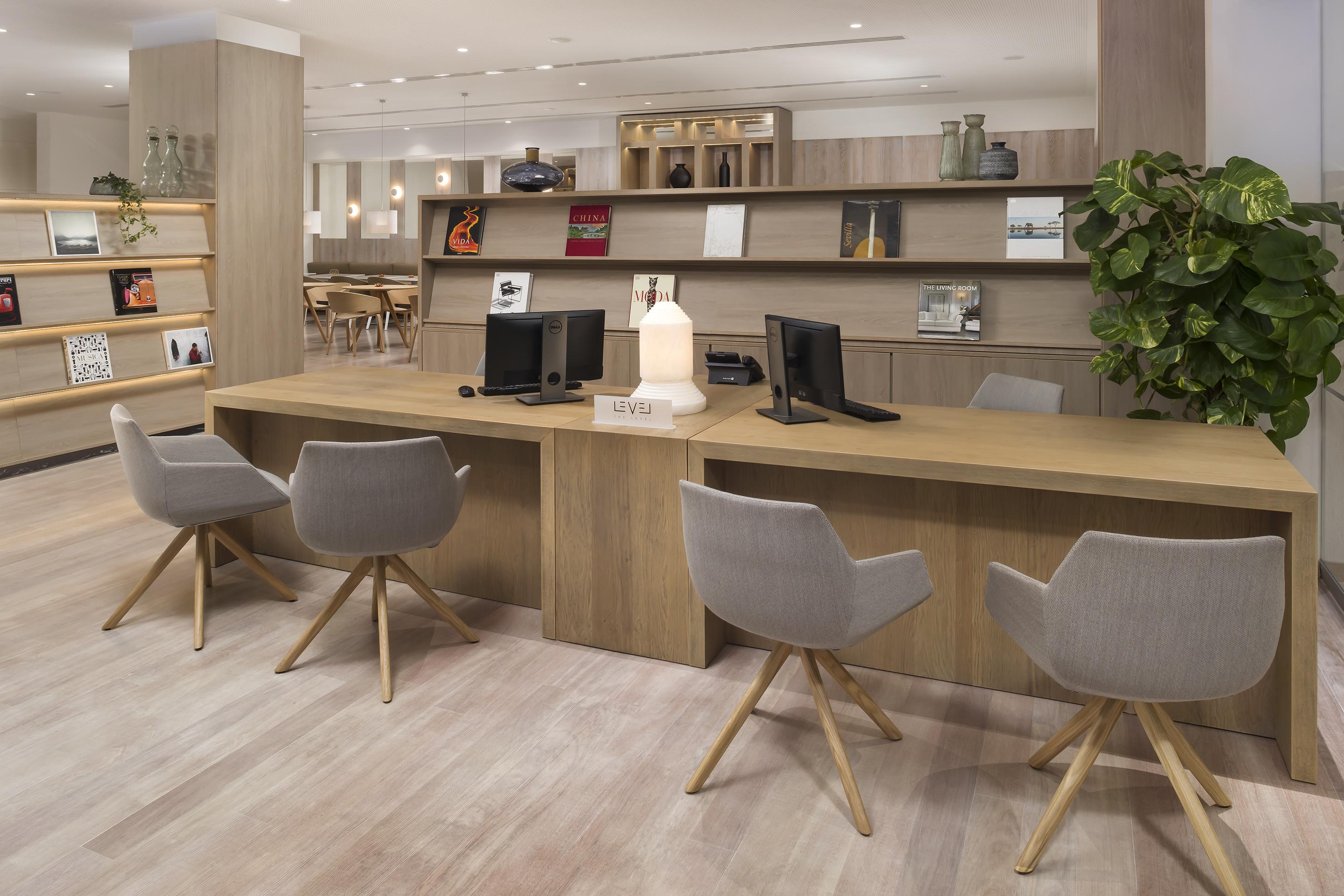 The Level At Melia Sevilla Bagian luar foto