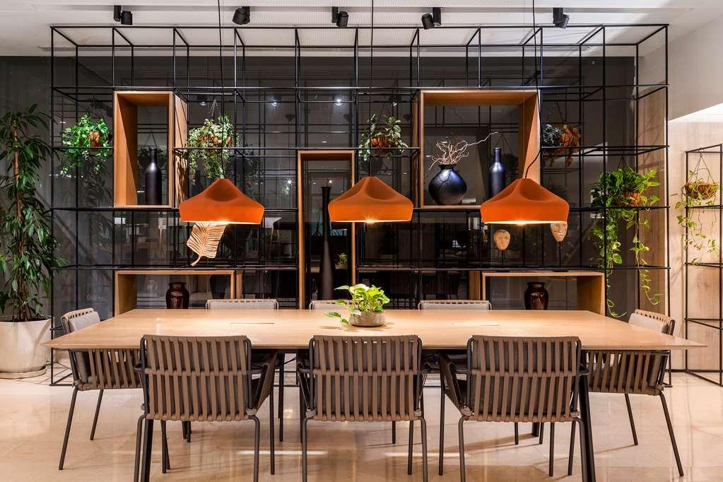 The Level At Melia Sevilla Bagian luar foto